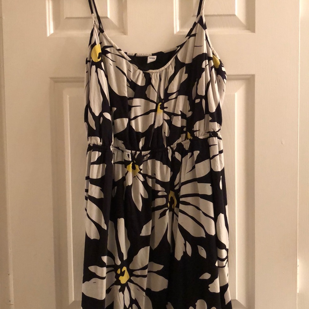 Black and White Daisy Dress